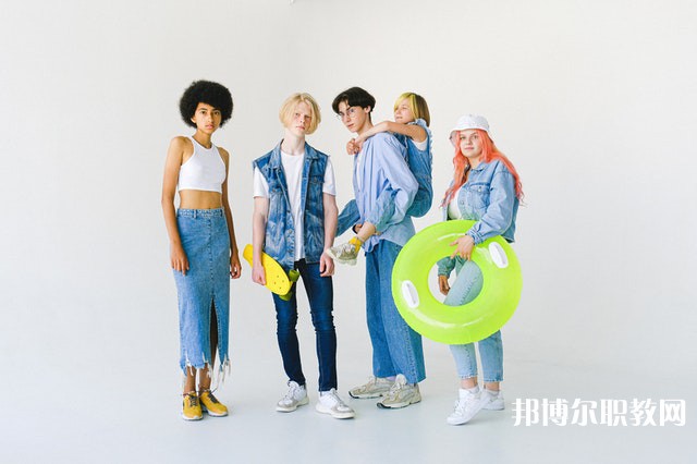 湖南哪里的中職學(xué)校能讀機(jī)械加工專業(yè)專業(yè) 湖南哪里的中職學(xué)校能讀機(jī)械加工專業(yè)專業(yè)