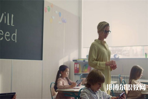 廣東哪里的中職學(xué)校能讀計(jì)算機(jī)廣告制作專業(yè) 廣東哪里的中職學(xué)校能讀計(jì)算機(jī)廣告制作專業(yè)