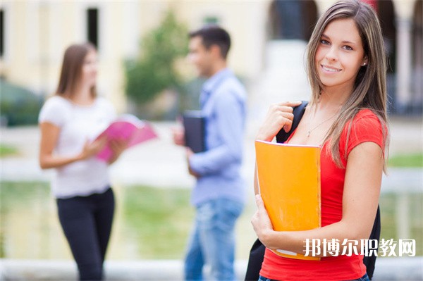 廣東哪里的中專學校能讀中國舞專業(yè)