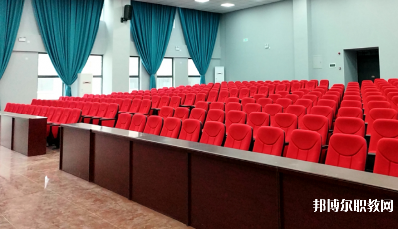 四川2024年讀中專(zhuān)學(xué)校要多少錢(qián)