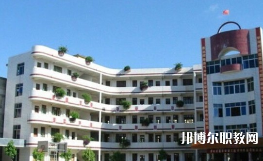 2024玉林市龍池職業(yè)技術(shù)學(xué)校招生計(jì)劃 招生人數(shù)是多少(附要求、條件、對(duì)象)