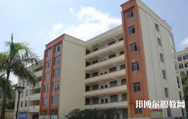 賀州市東南理工職業(yè)技術(shù)學(xué)校怎么樣、好不好