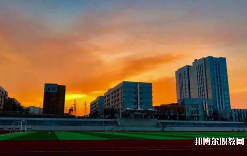 青島西海岸航海職業(yè)學校網站網址主頁