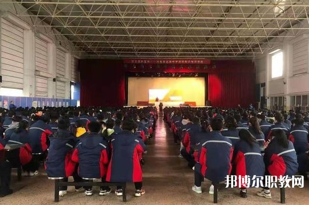 河曲縣巡鎮(zhèn)中學(xué)(職教班)怎么樣、好不好
