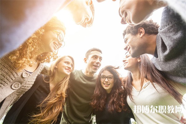 廣西哪里的中職學校能讀汽修運用與維修(維修、美容、4S方向)專業(yè)