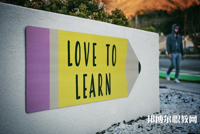 四川哪里的職業(yè)中學(xué)能讀數(shù)控技術(shù)應(yīng)用專業(yè) 四川哪里的職業(yè)中學(xué)能讀數(shù)控技術(shù)應(yīng)用專業(yè)