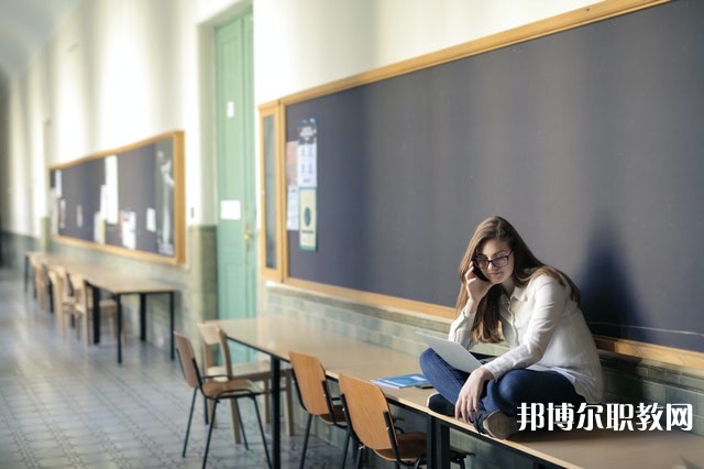 四川哪里的職業(yè)中學(xué)能讀金融專業(yè) 四川哪里的職業(yè)中學(xué)能讀金融專業(yè)