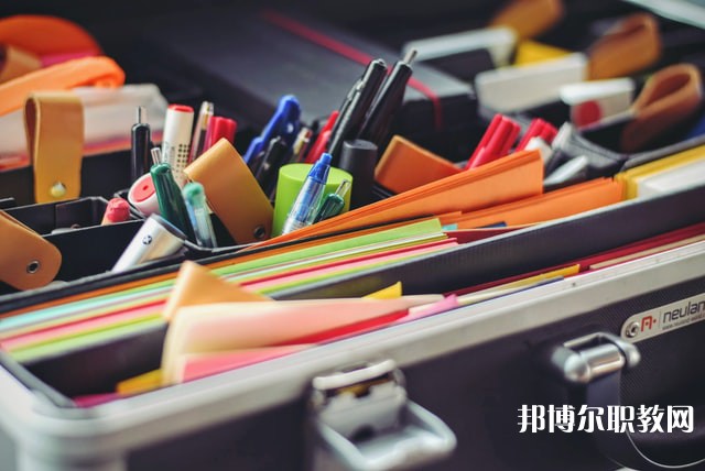 貴州哪里的中職學(xué)校能讀服裝制作與營(yíng)銷(xiāo)專業(yè)