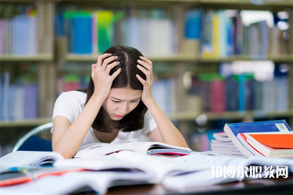 湖南哪里的中職學(xué)校能讀網(wǎng)頁設(shè)計專業(yè)