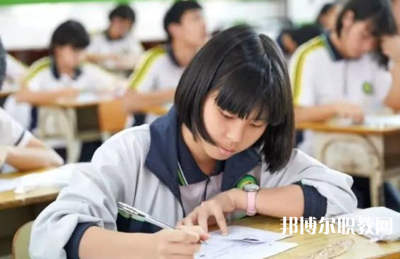 2025濰坊中職學(xué)校最新排名前三名單