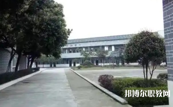 成都2025年初中生可以考什么鐵路學校