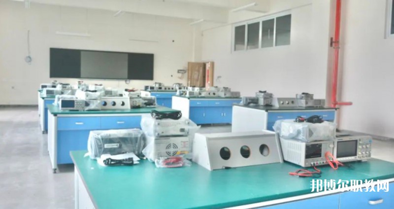 自貢2025年200分能上鐵路學(xué)校嗎