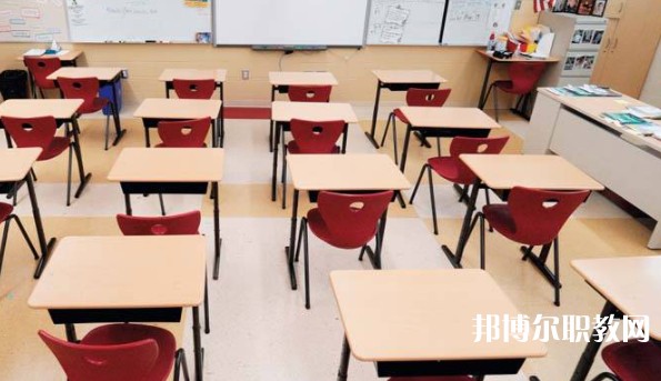 成都2025年去讀鐵路學校學什么對以后好一點