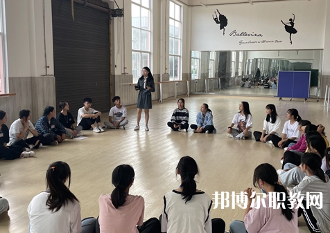 成都2025年中專鐵路學(xué)校專業(yè)課程