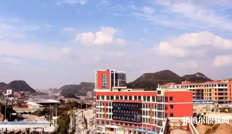 四川2025年男生初中畢業(yè)上電工學校