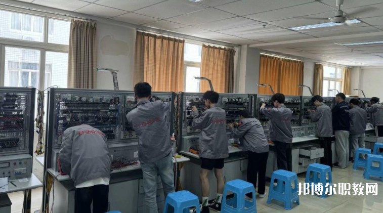 四川2025年女生讀電工學(xué)校有前途嗎